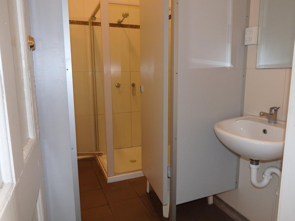 Oslo Hotel Melbourne Room photo